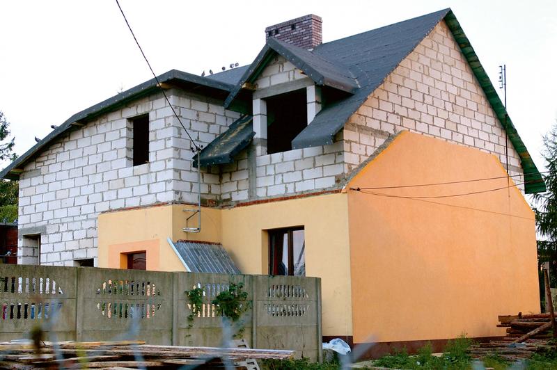 rozbudowa domu na czym polega i jak to zrobic zgodnie z prawem