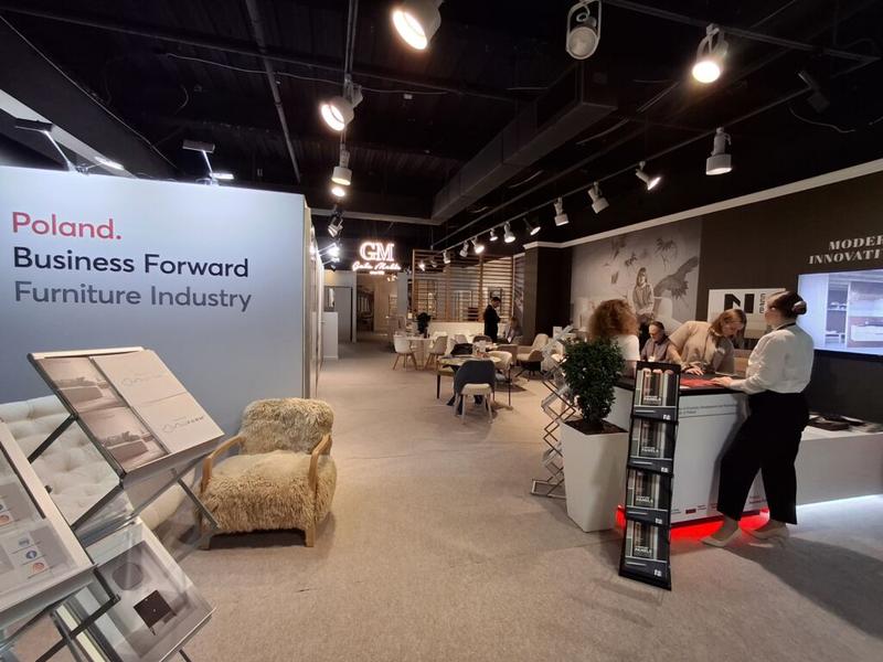 Jak skutecznie sprzedawać artykuły z branży wnętrzarskiej? Gdzie i ile to kosztuje?