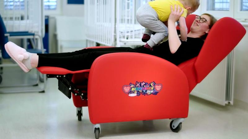 Jak wygodnie rozłożyć fotele WOŚP, żeby cieszyć się komfortem?