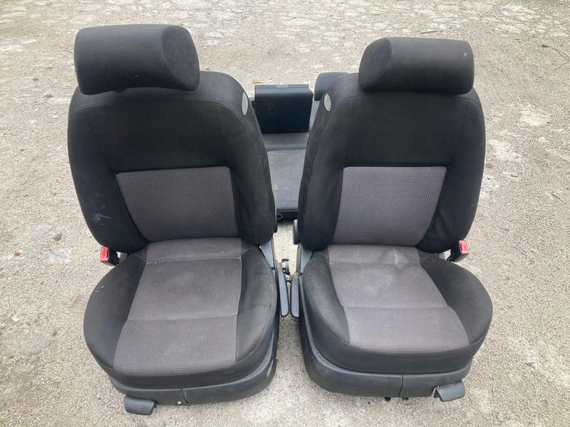 Fotel Bora: Gdy Rokoko I Egzotyka Tworzą Niezwykłą Harmonę