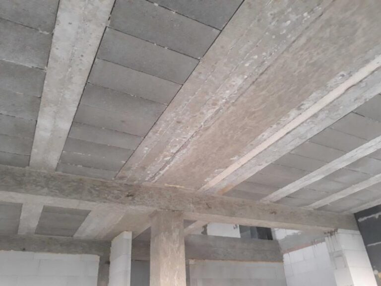 Jak wybrać beton na strop? Przewodnik po różnych rodzajach betonu do konstrukcji stropowych
