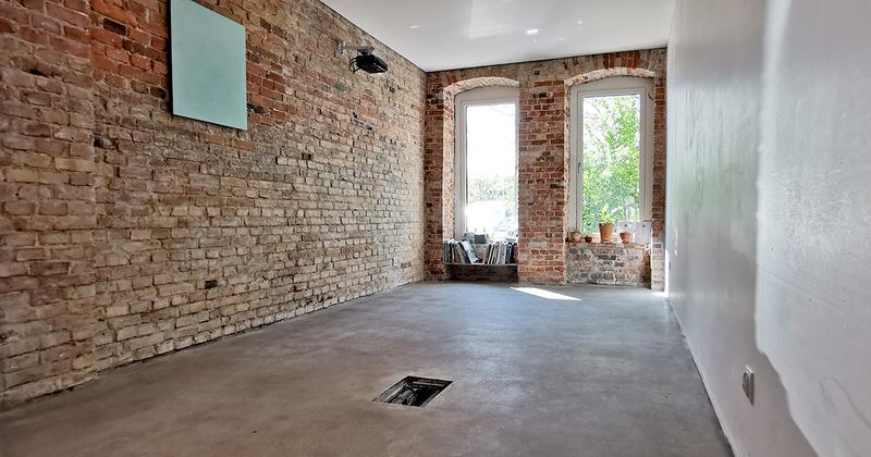 Betonowa podłoga w twoim domu – odkryj jej wyjątkowe zalety i estetykę